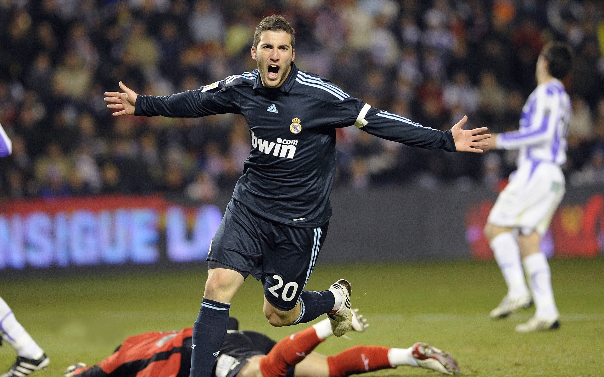 “球场追逐：联盟中最炫的运球流派”，运球追逐游戏