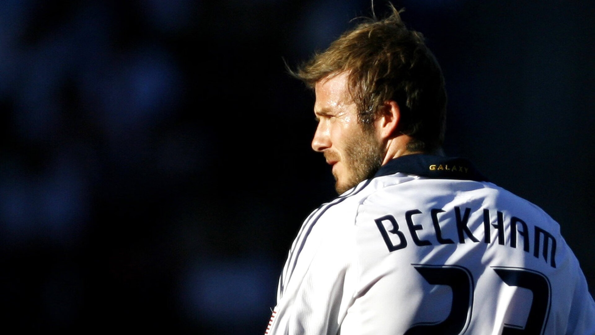 “青春荣光”青少年篮球纪录片在央视热播，讲述成长故事